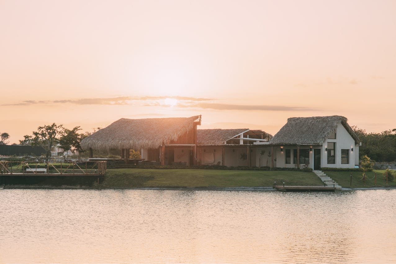 Campo de golf y lago de Vista Cana